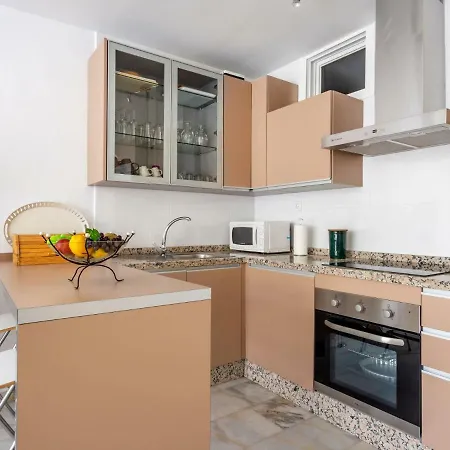 Giralda Apartment *